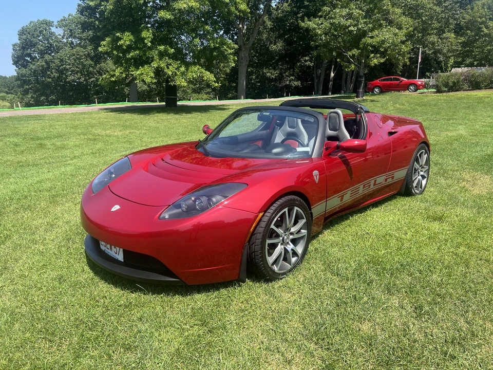 2010 Tesla Roadster - Image 8 of 31