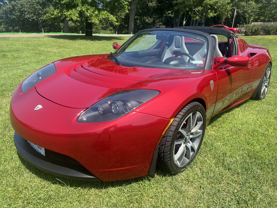 2010 Tesla Roadster - Image 10 of 31