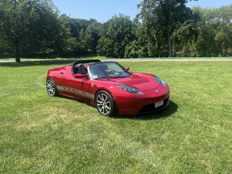 2010 Tesla Roadster - Image 16 of 31
