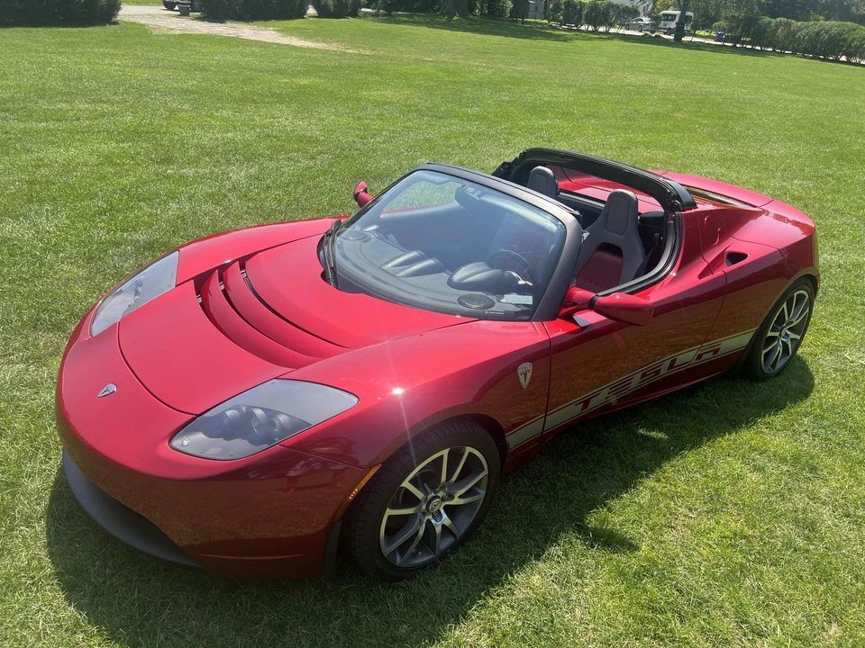 2010 Tesla Roadster - Image 9 of 31