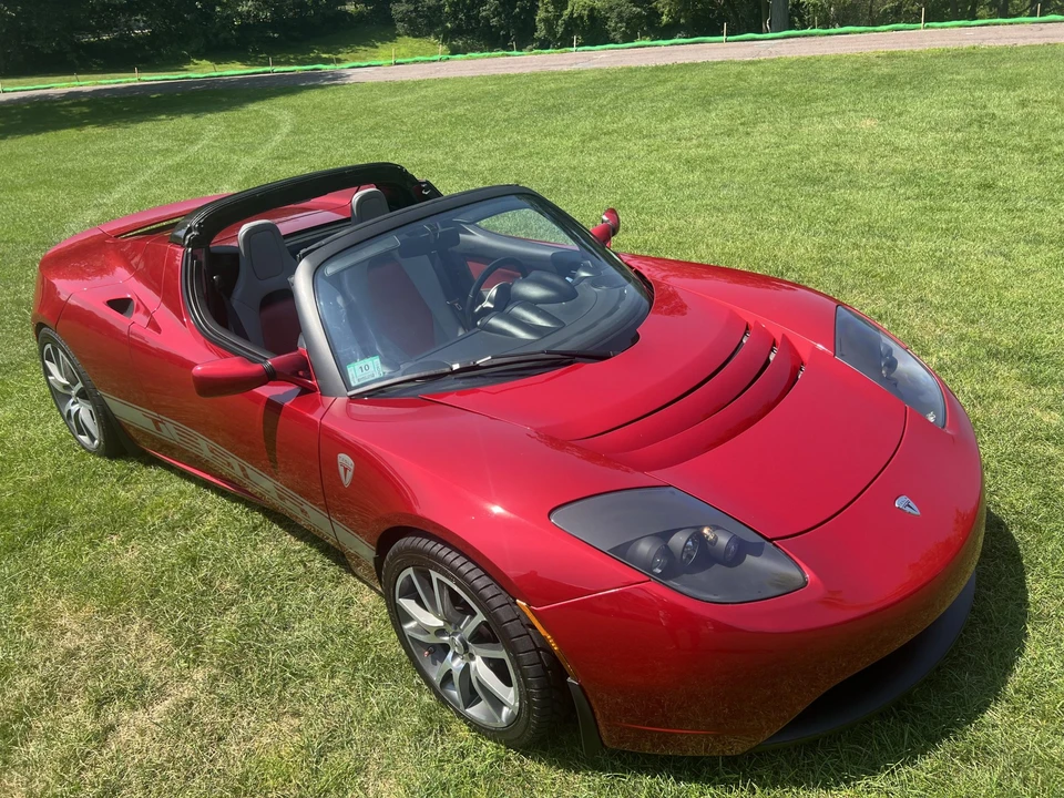 2010 Tesla Roadster - Image 15 of 31