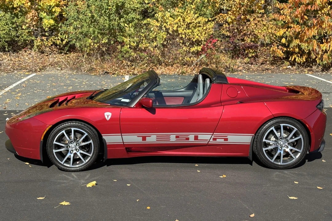 2010 Tesla Roadster - Image 14 of 31
