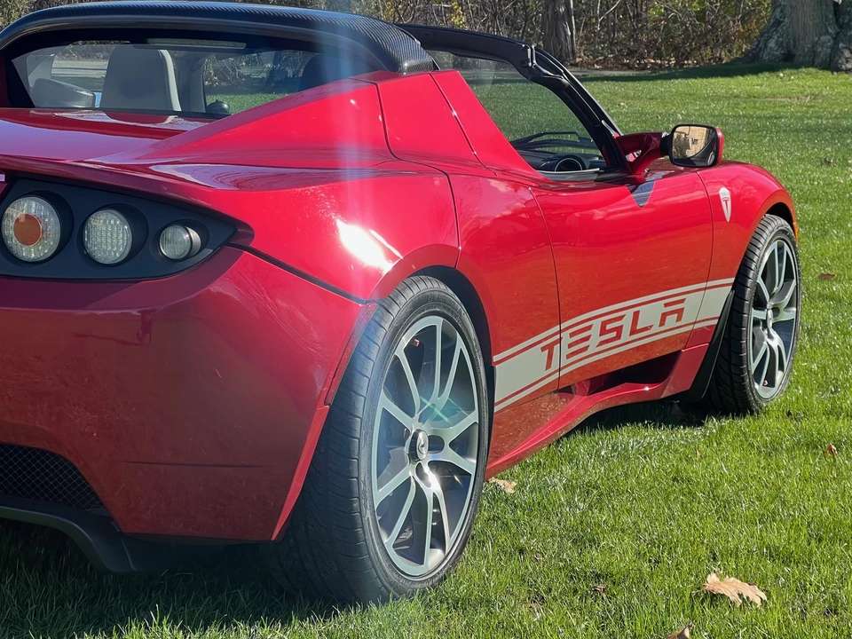 2010 Tesla Roadster - Image 31 of 31