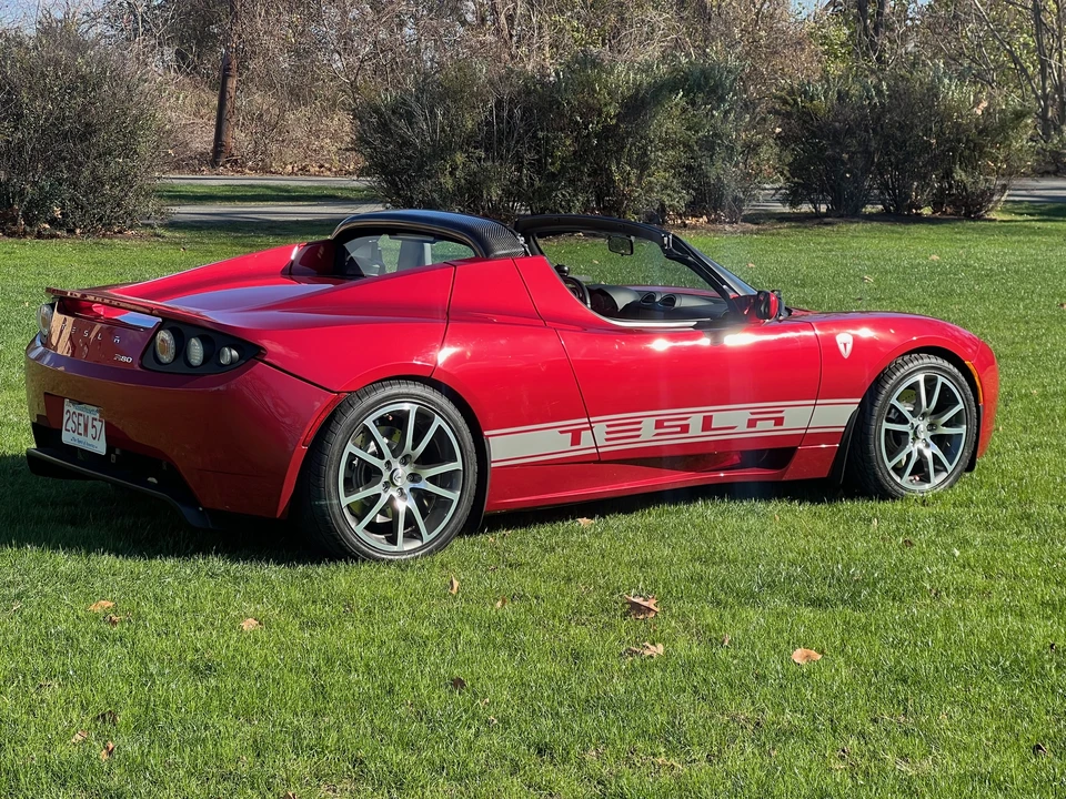 2010 Tesla Roadster - Image 25 of 31