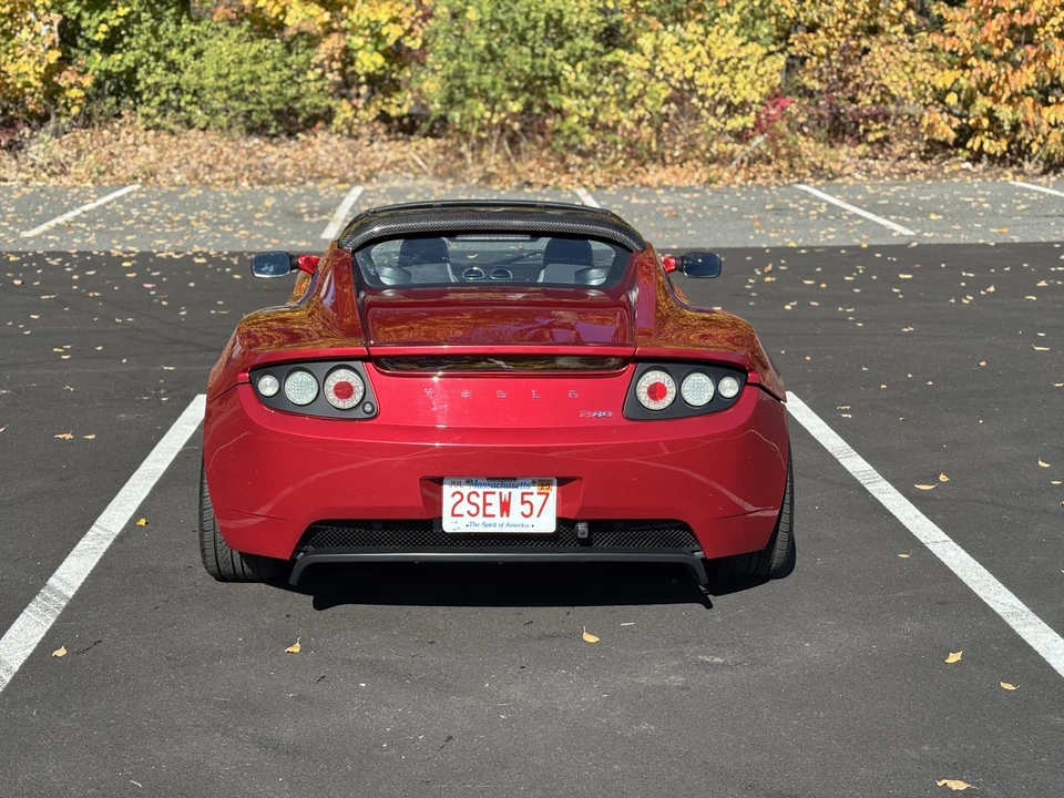 2010 Tesla Roadster - Image 10 of 31