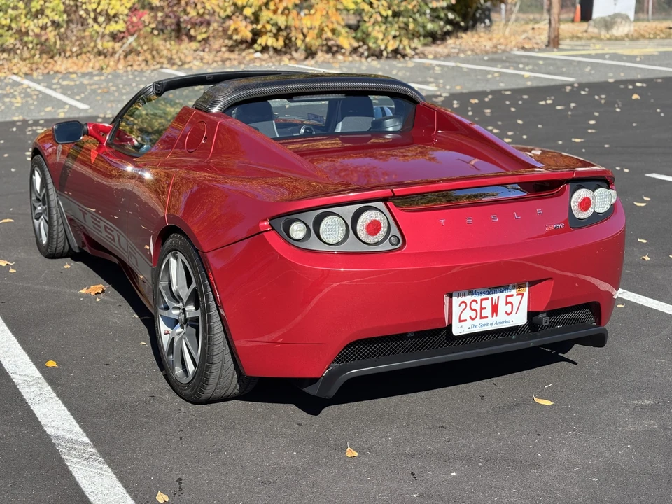 2010 Tesla Roadster - Image 11 of 31