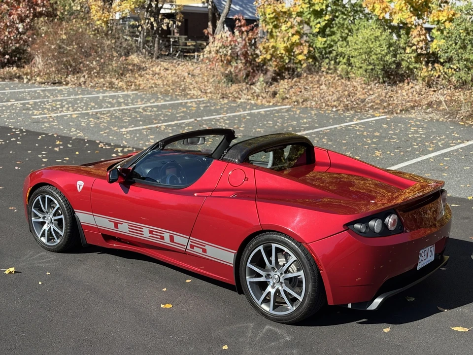 2010 Tesla Roadster - Image 12 of 31