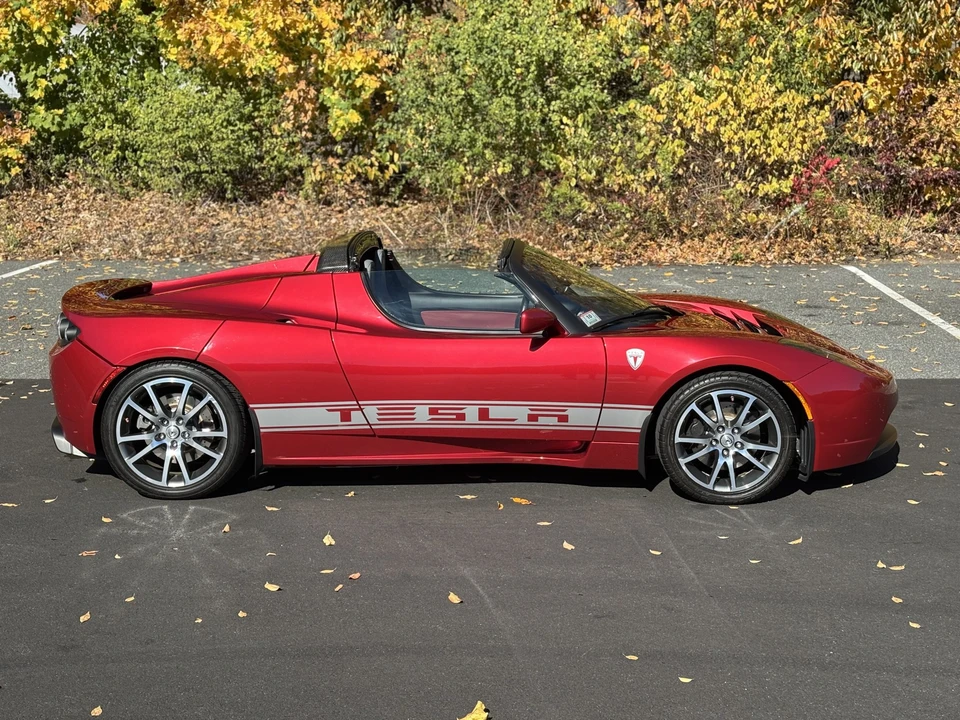 2010 Tesla Roadster - Image 6 of 31