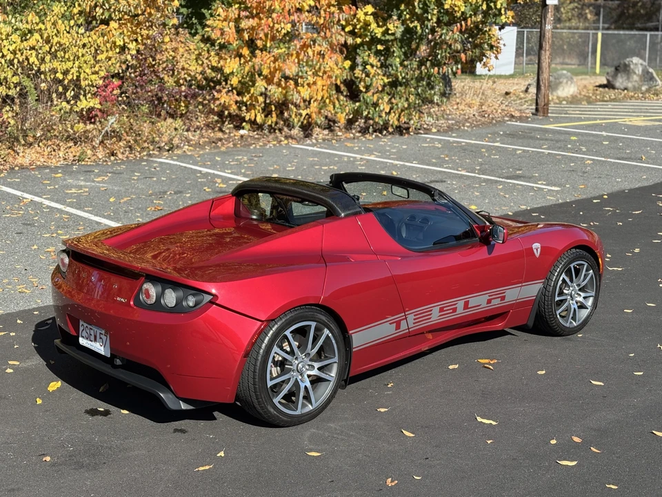2010 Tesla Roadster - Image 8 of 31