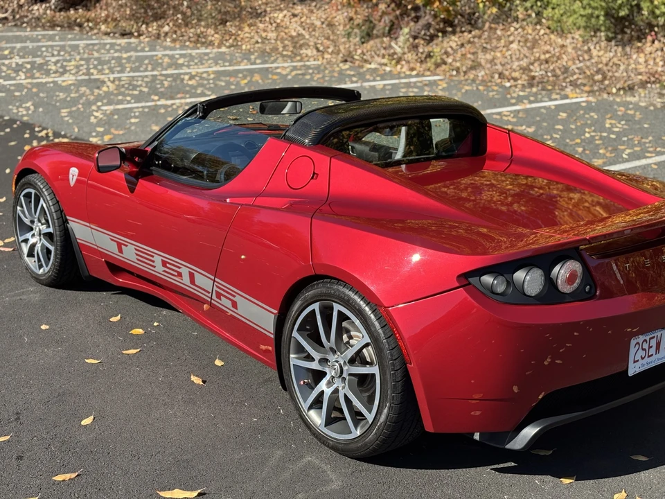 2010 Tesla Roadster - Image 23 of 31