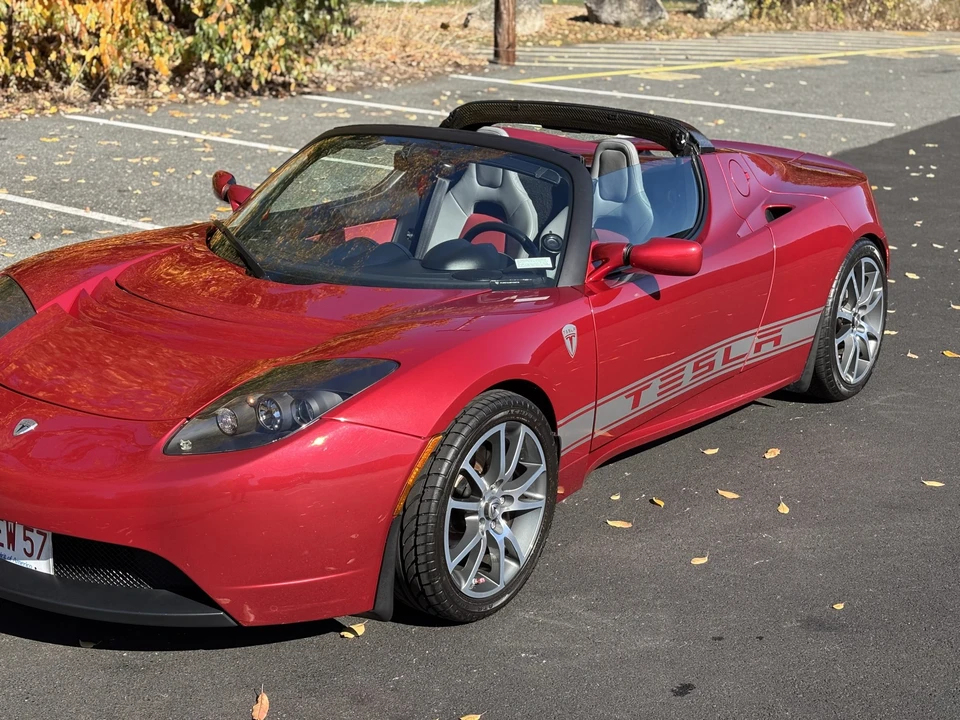 2010 Tesla Roadster - Image 20 of 31