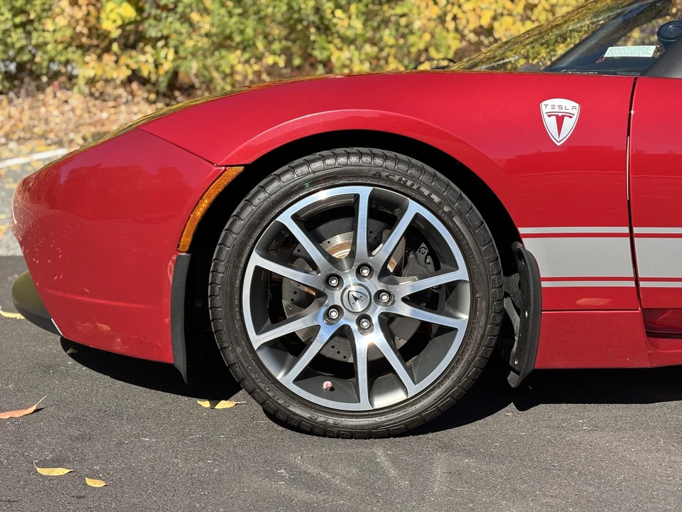 2010 Tesla Roadster - Image 24 of 31