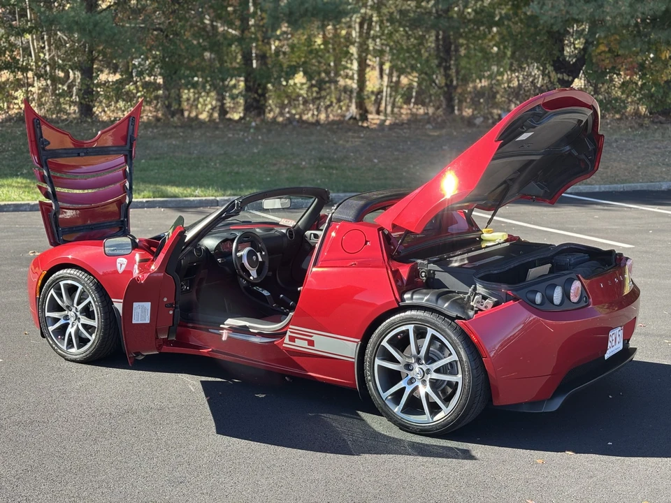 2010 Tesla Roadster - Image 18 of 31