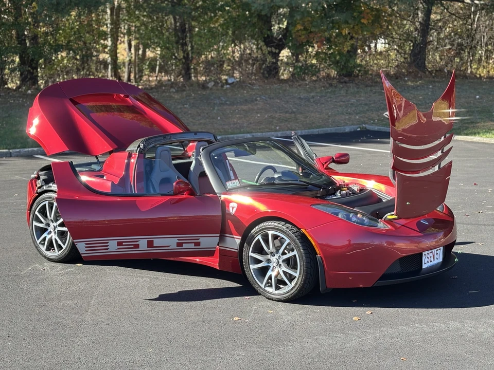 2010 Tesla Roadster - Image 17 of 31