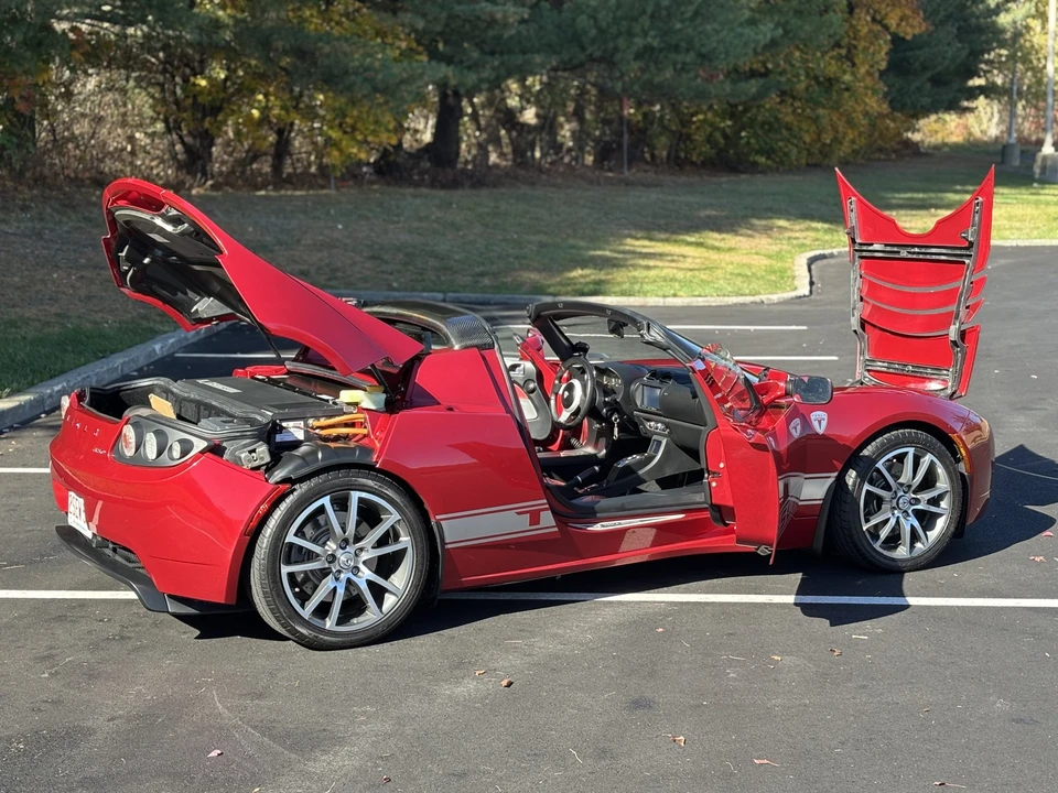 2010 Tesla Roadster - Image 19 of 31