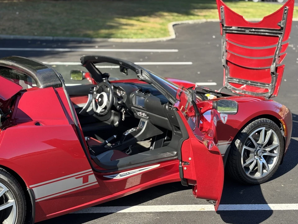 2010 Tesla Roadster - Image 29 of 31