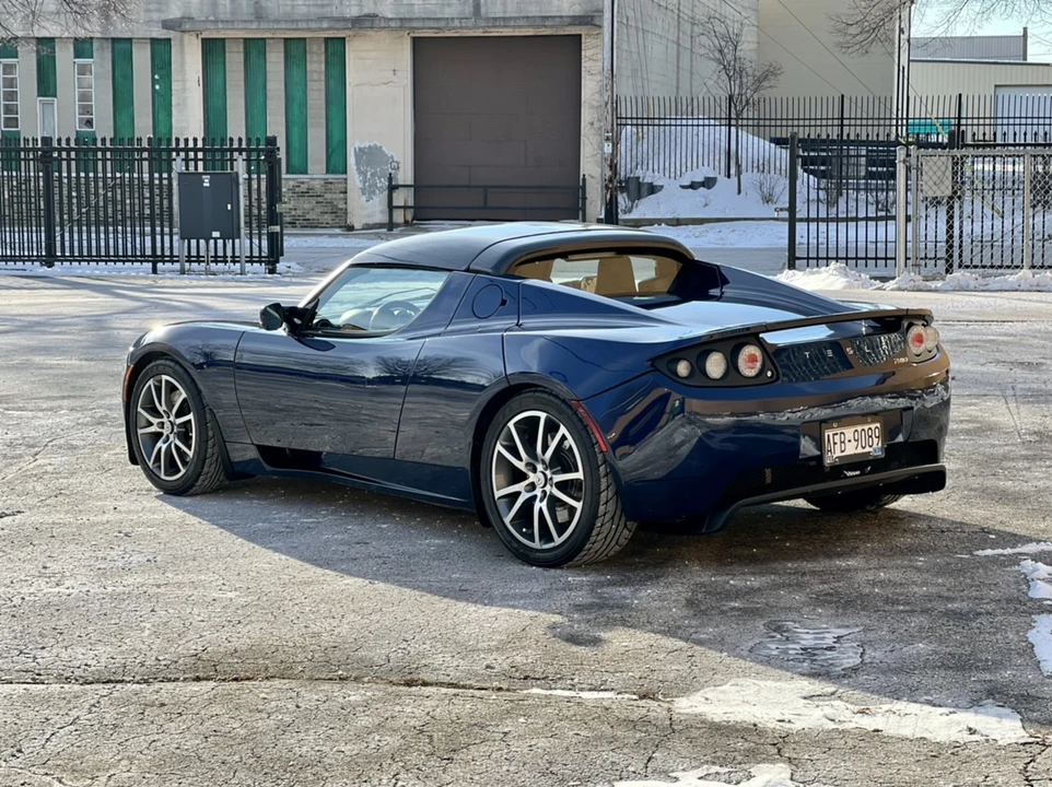 2010 Tesla Roadster - Image 8 of 31