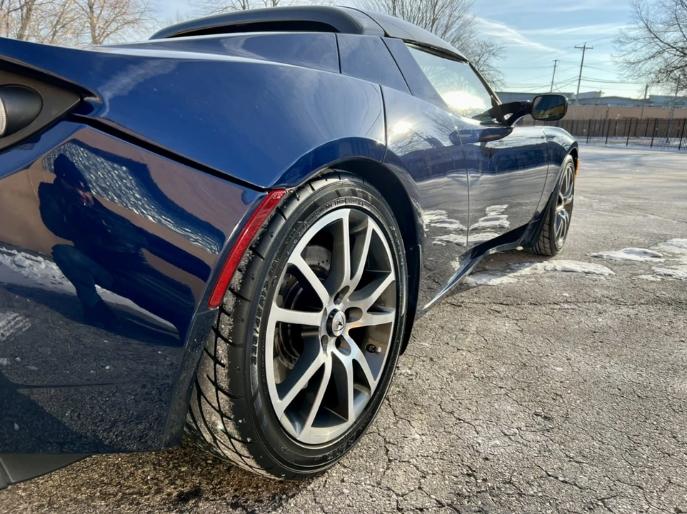 2010 Tesla Roadster - Image 16 of 31