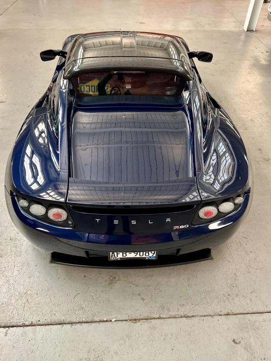 2010 Tesla Roadster - Image 10 of 31