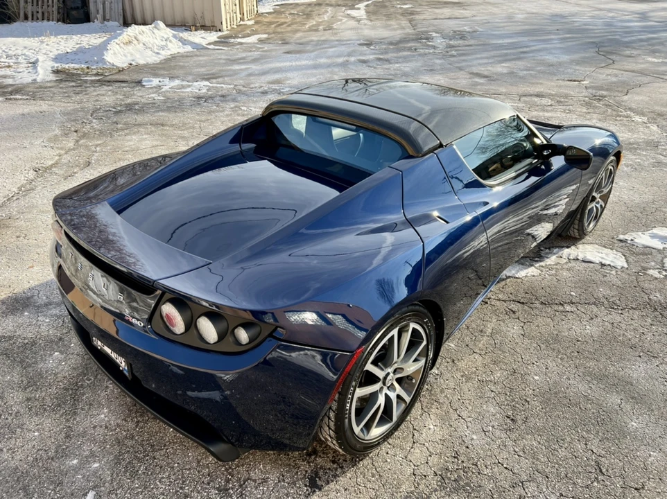 2010 Tesla Roadster - Image 13 of 31