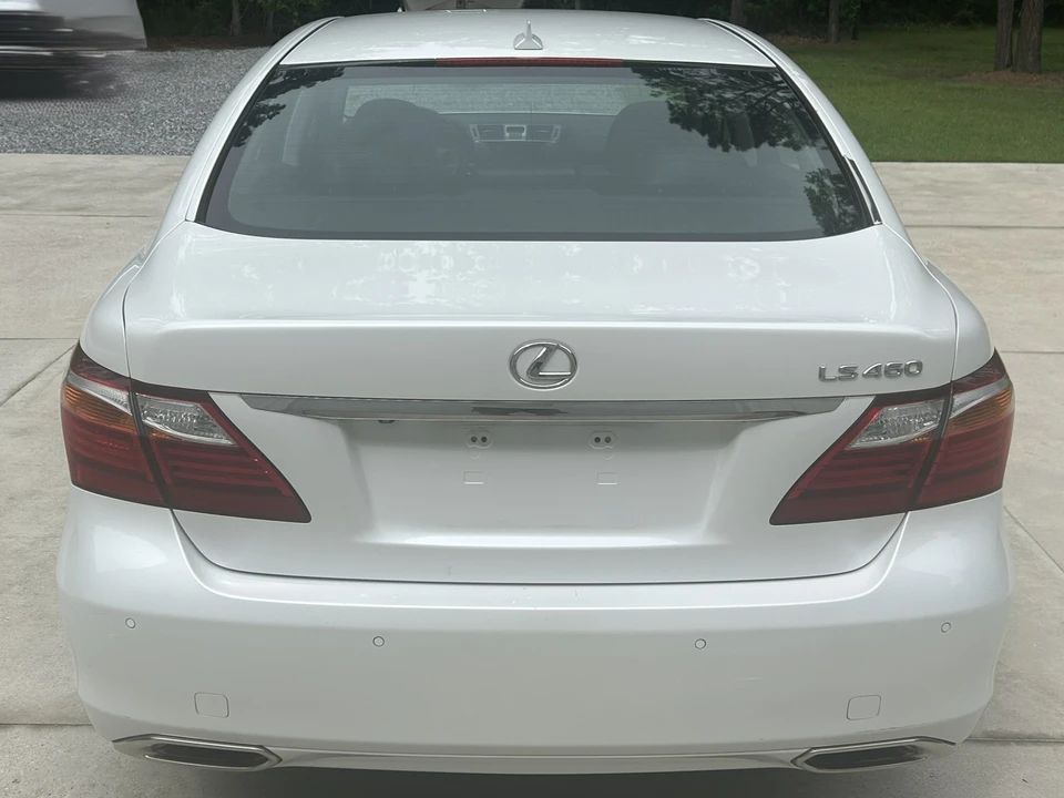 2011 Lexus LS 4th Gen - Image 6 of 31