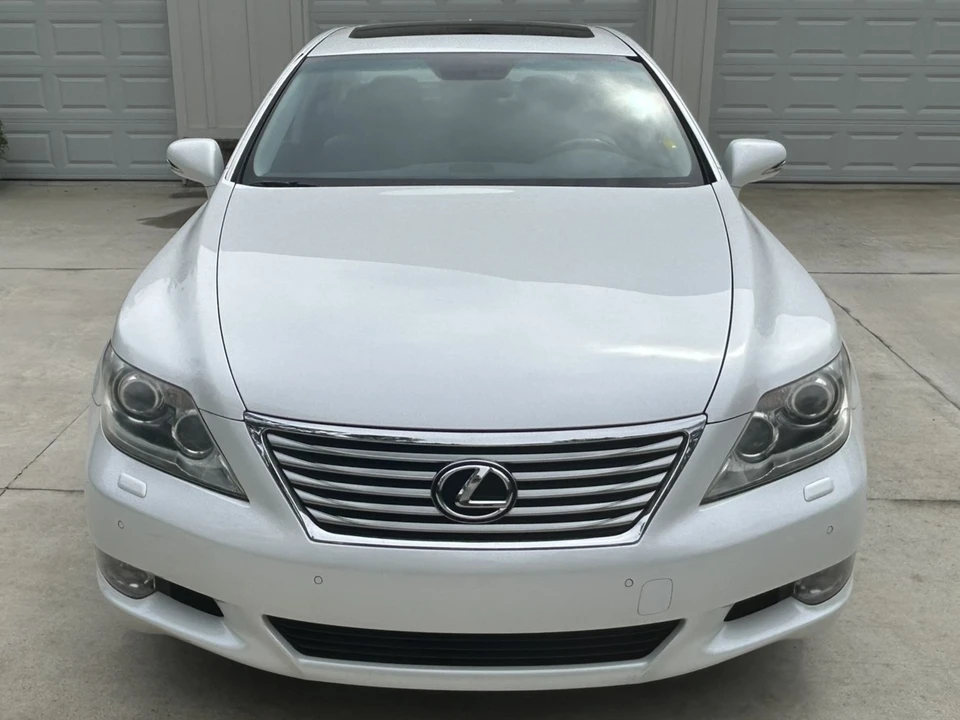 2011 Lexus LS 4th Gen - Image 11 of 31