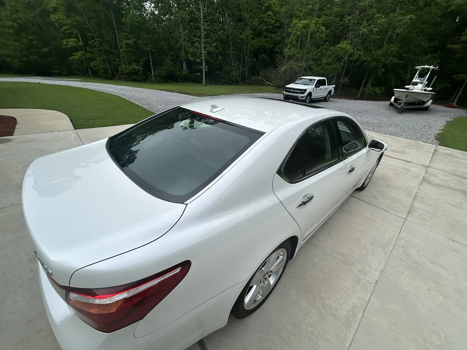 2011 Lexus LS 4th Gen - Image 5 of 31
