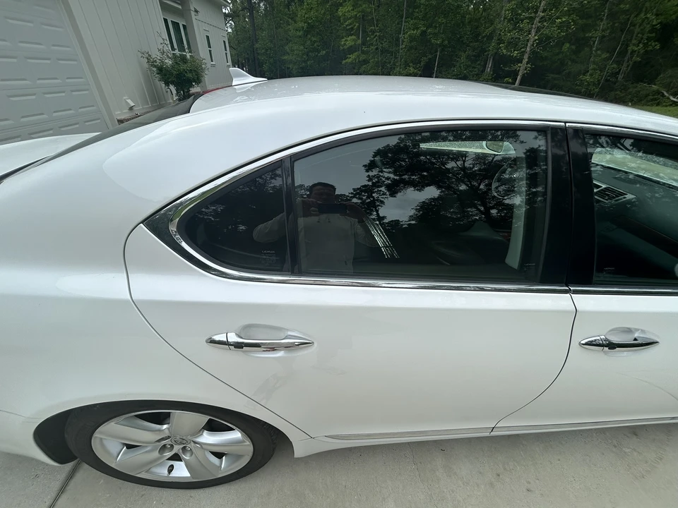 2011 Lexus LS 4th Gen - Image 15 of 31