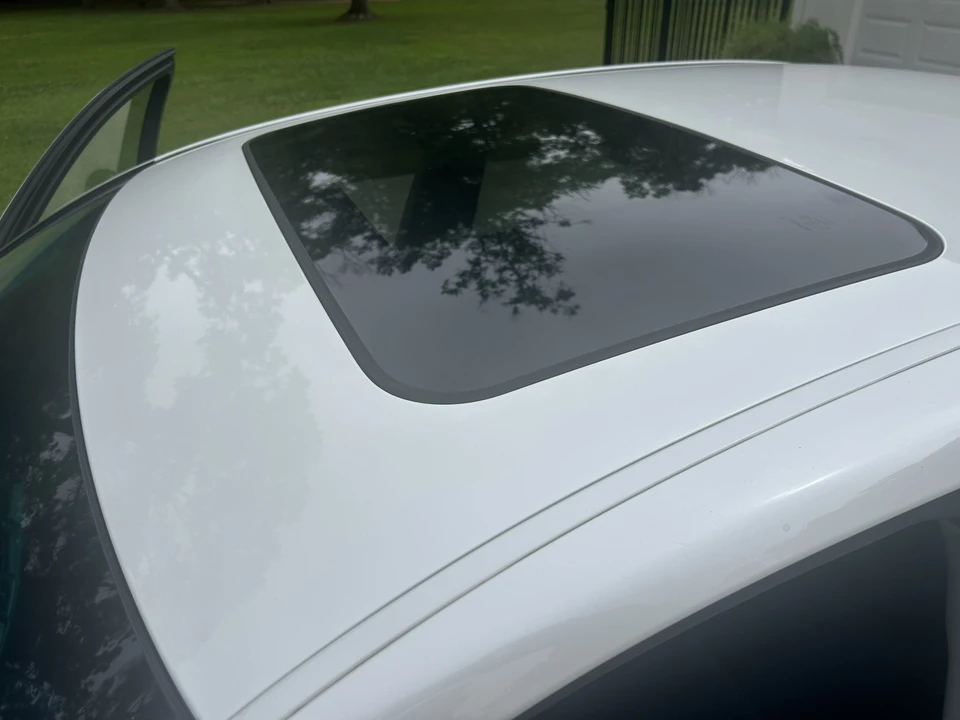 2011 Lexus LS 4th Gen - Image 20 of 31