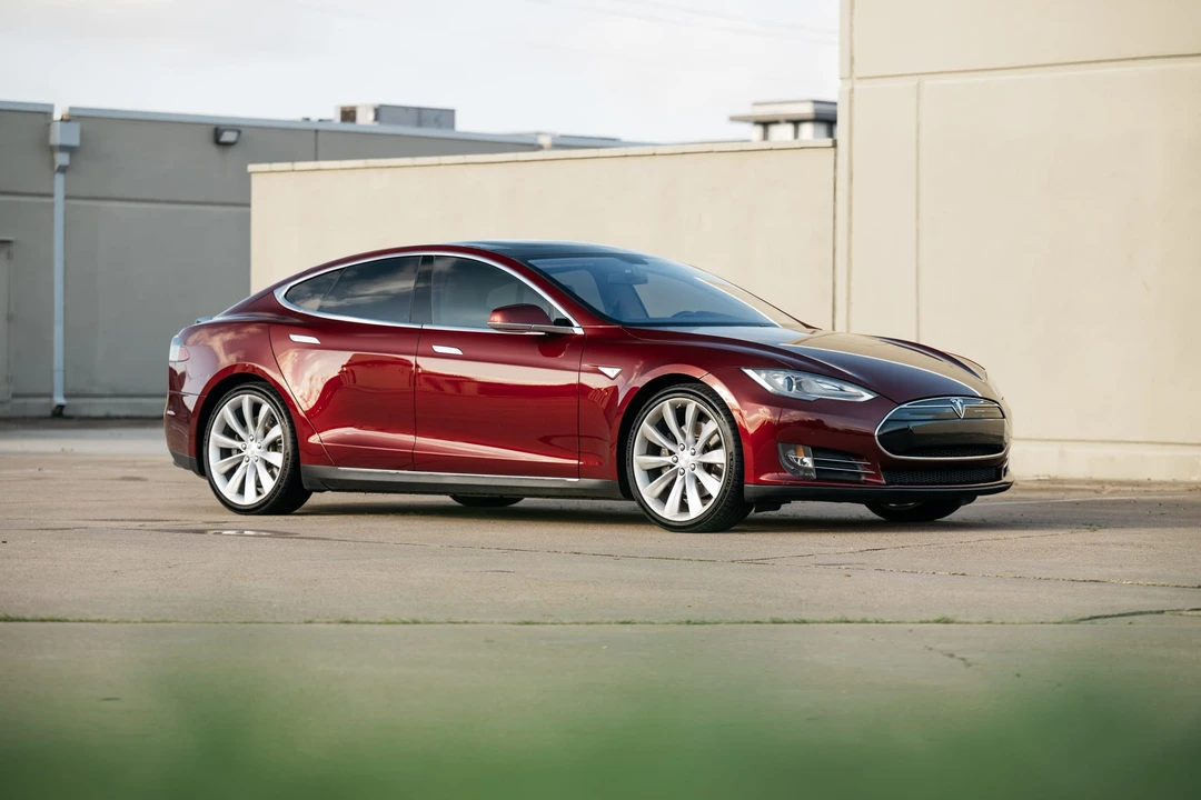 2012 Tesla Model S - Image 16 of 31