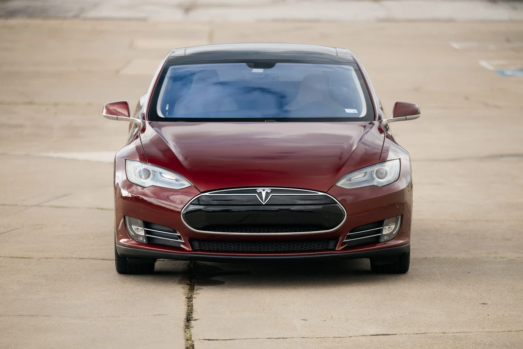 2012 Tesla Model S - Image 8 of 31