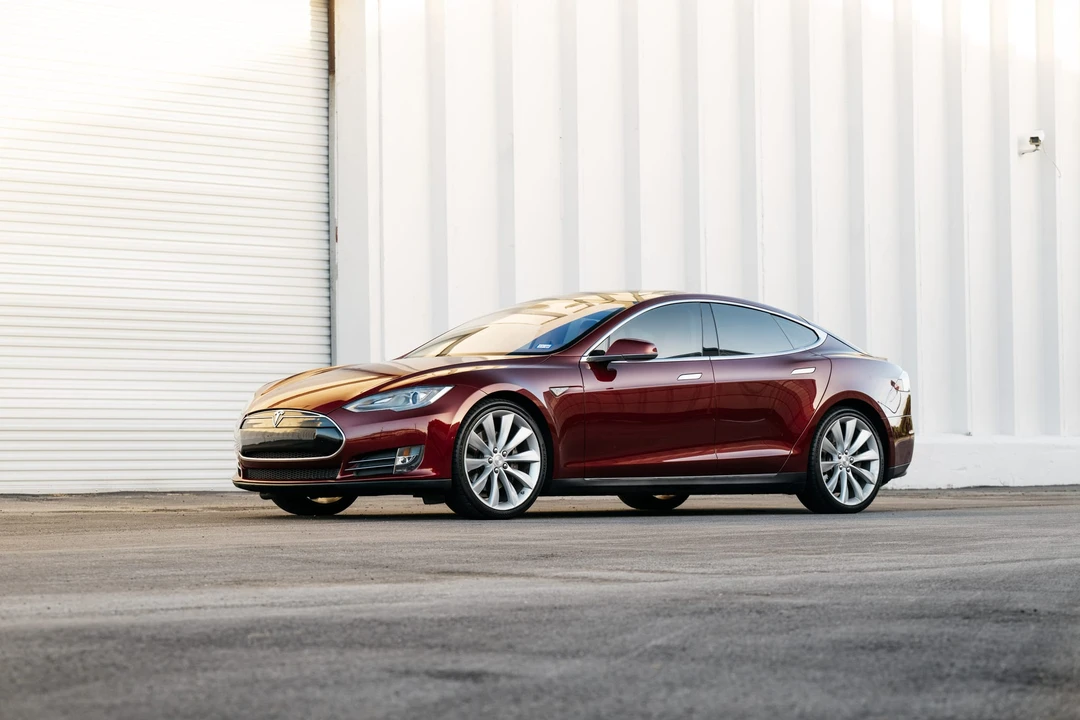 2012 Tesla Model S - Image 2 of 31