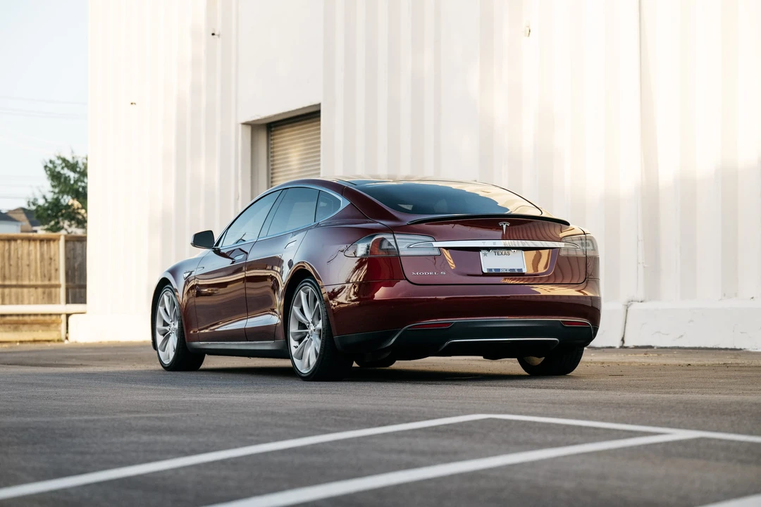 2012 Tesla Model S - Image 26 of 31