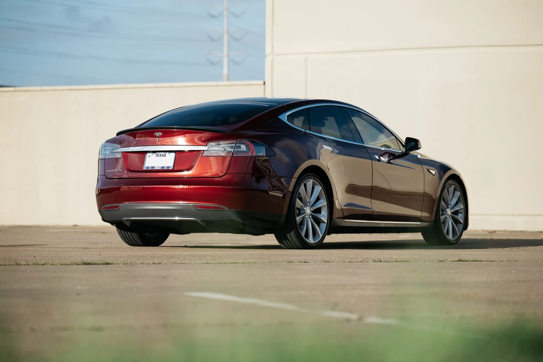 2012 Tesla Model S - Image 23 of 31