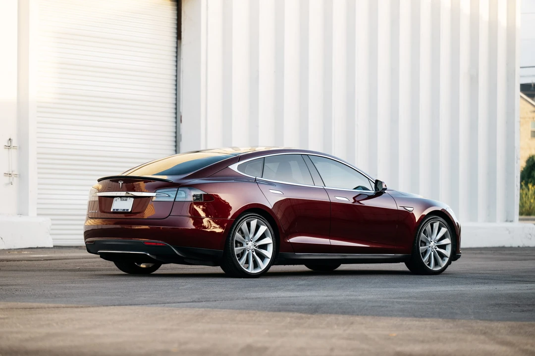 2012 Tesla Model S - Image 21 of 31