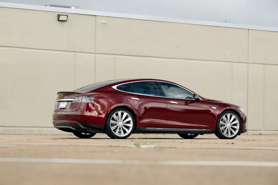 2012 Tesla Model S - Image 22 of 31