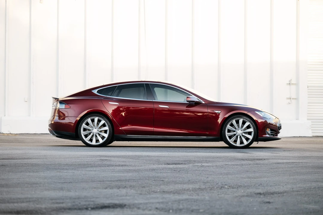 2012 Tesla Model S - Image 19 of 31