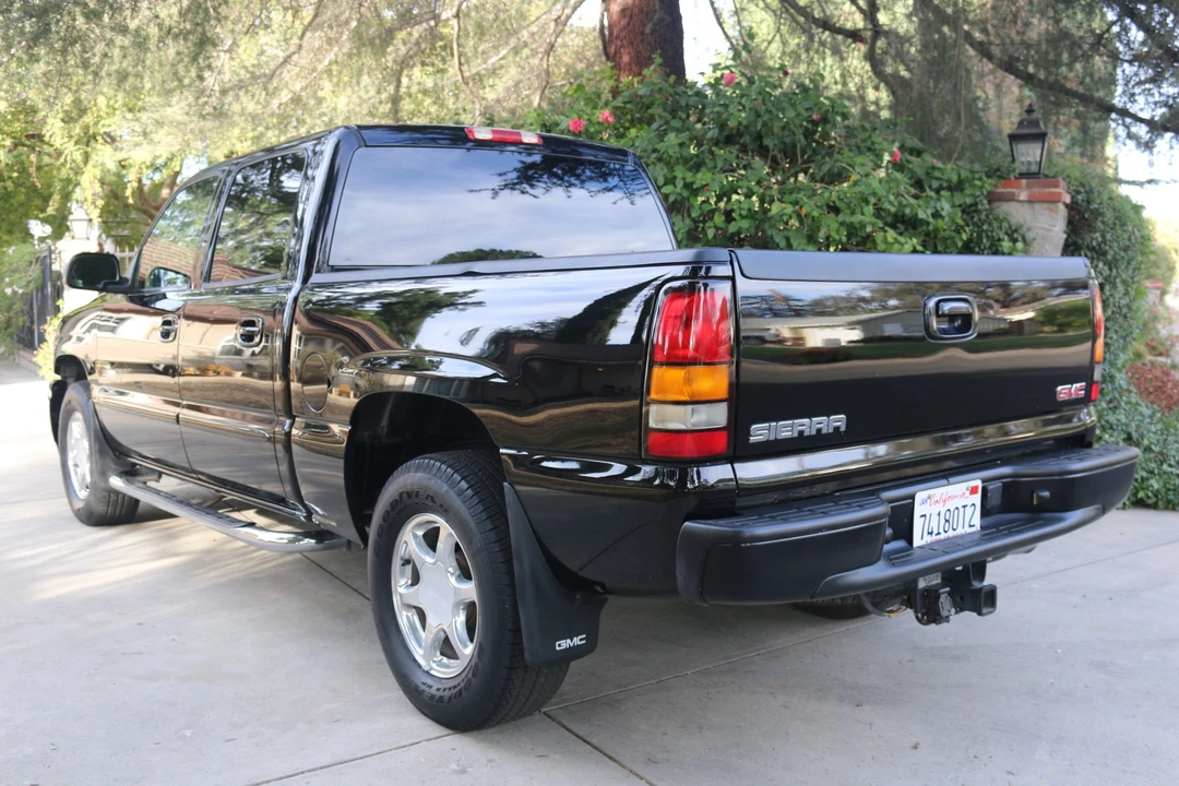 2005 GMC Sierra 2nd Gen - Image 17 of 31