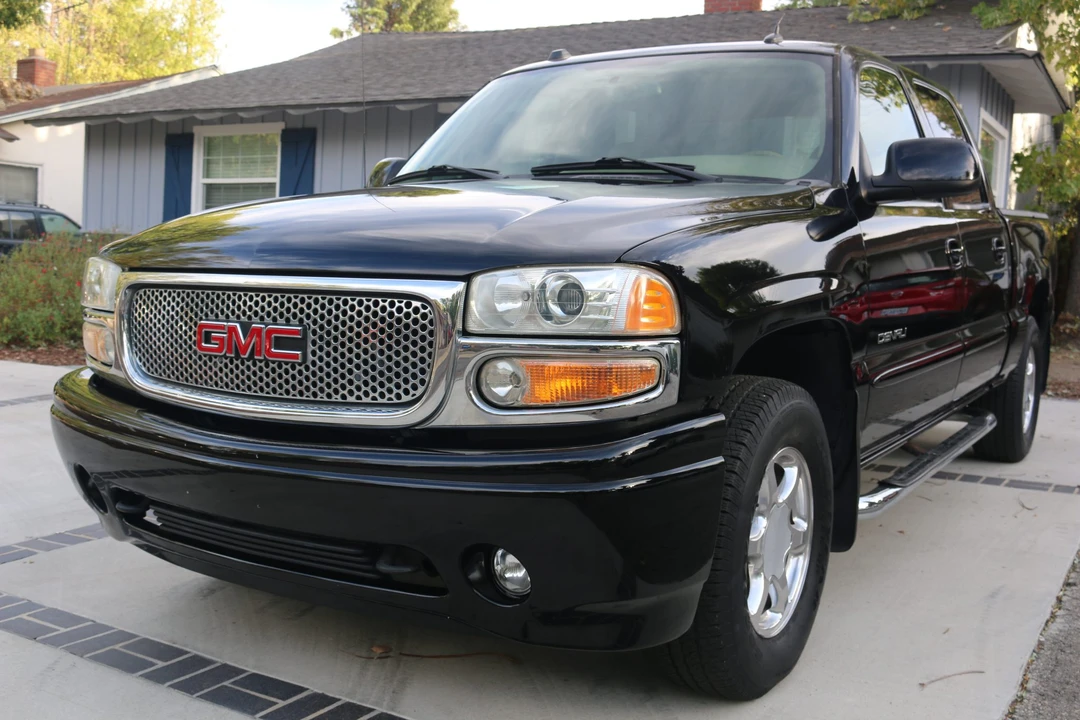 2005 GMC Sierra 2nd Gen - Image 3 of 31