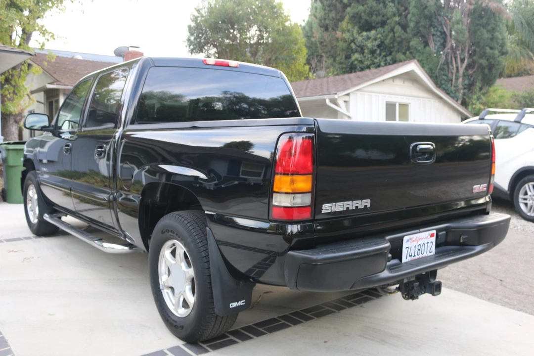 2005 GMC Sierra 2nd Gen - Image 12 of 31