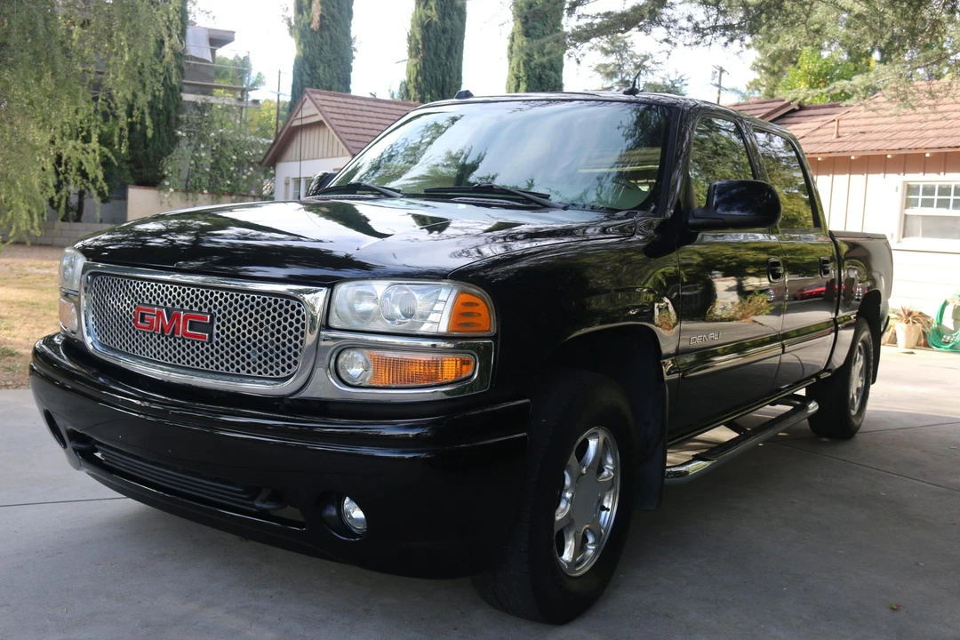 2005 GMC Sierra 2nd Gen - Image 4 of 31