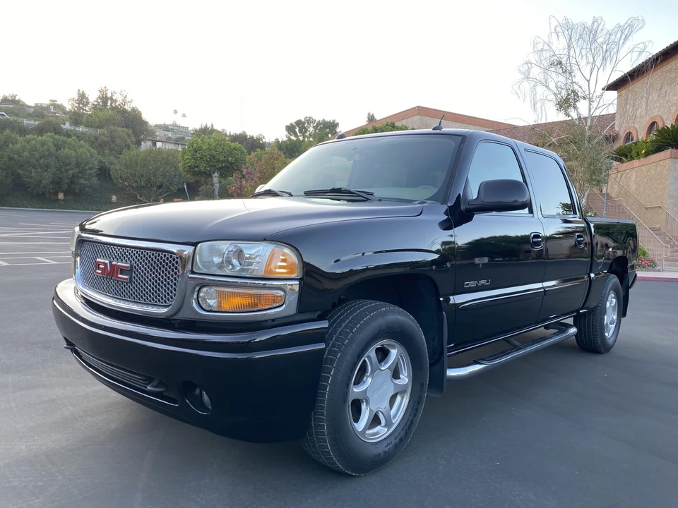 2005 GMC Sierra 2nd Gen - Image 5 of 31