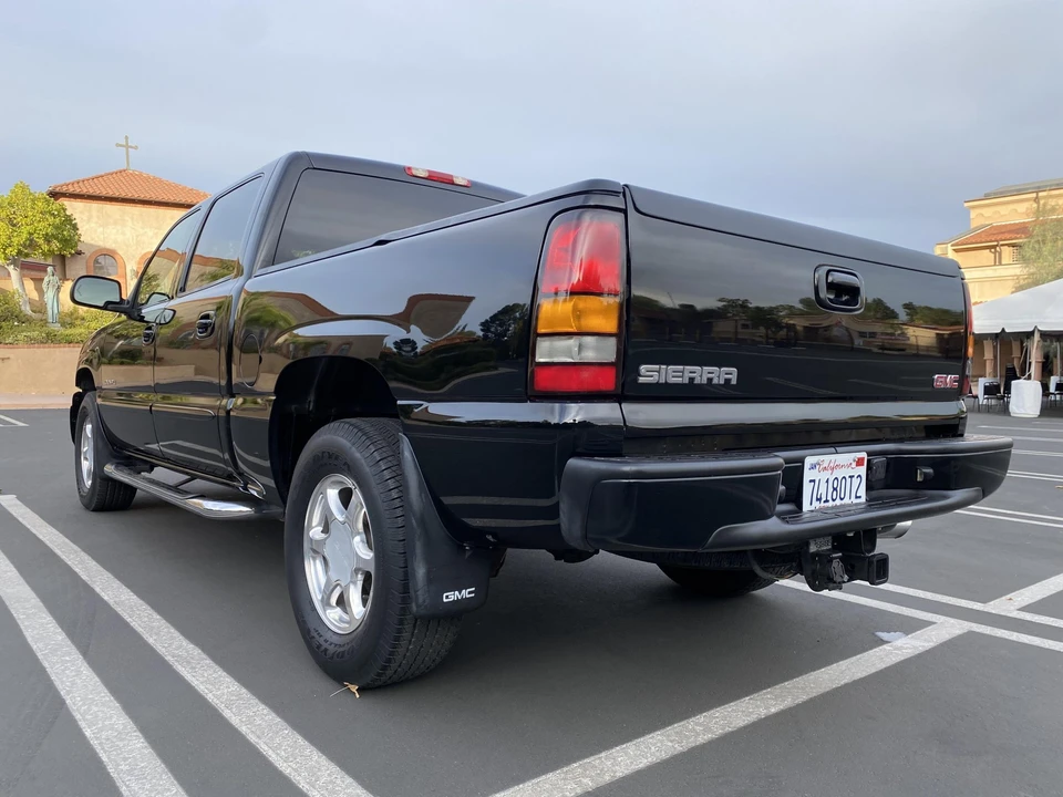 2005 GMC Sierra 2nd Gen - Image 18 of 31