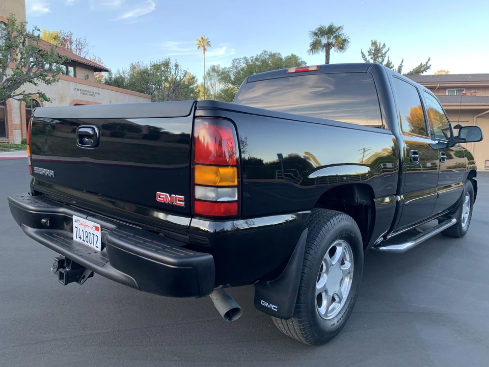 2005 GMC Sierra 2nd Gen - Image 25 of 31
