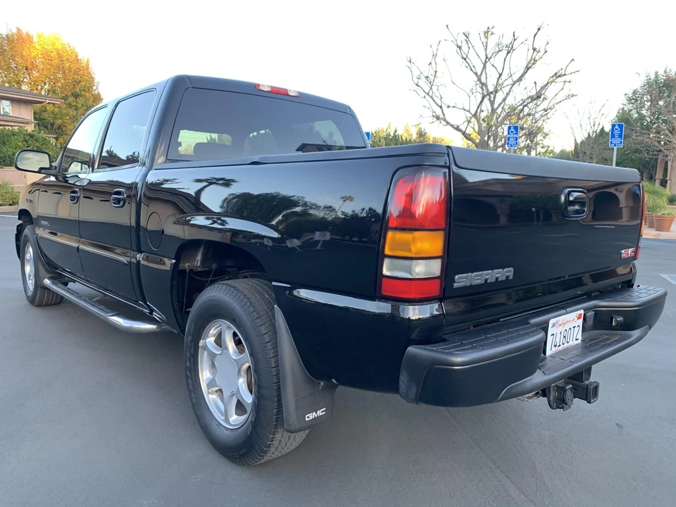 2005 GMC Sierra 2nd Gen - Image 14 of 31