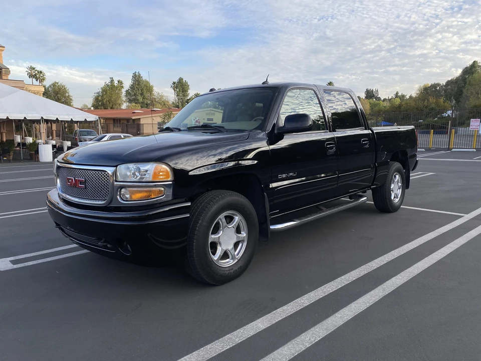 2005 GMC Sierra 2nd Gen - Image 9 of 31