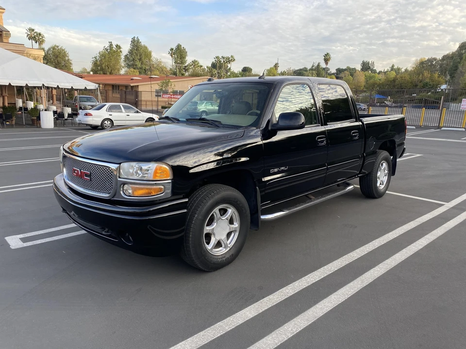 2005 GMC Sierra 2nd Gen - Image 10 of 31