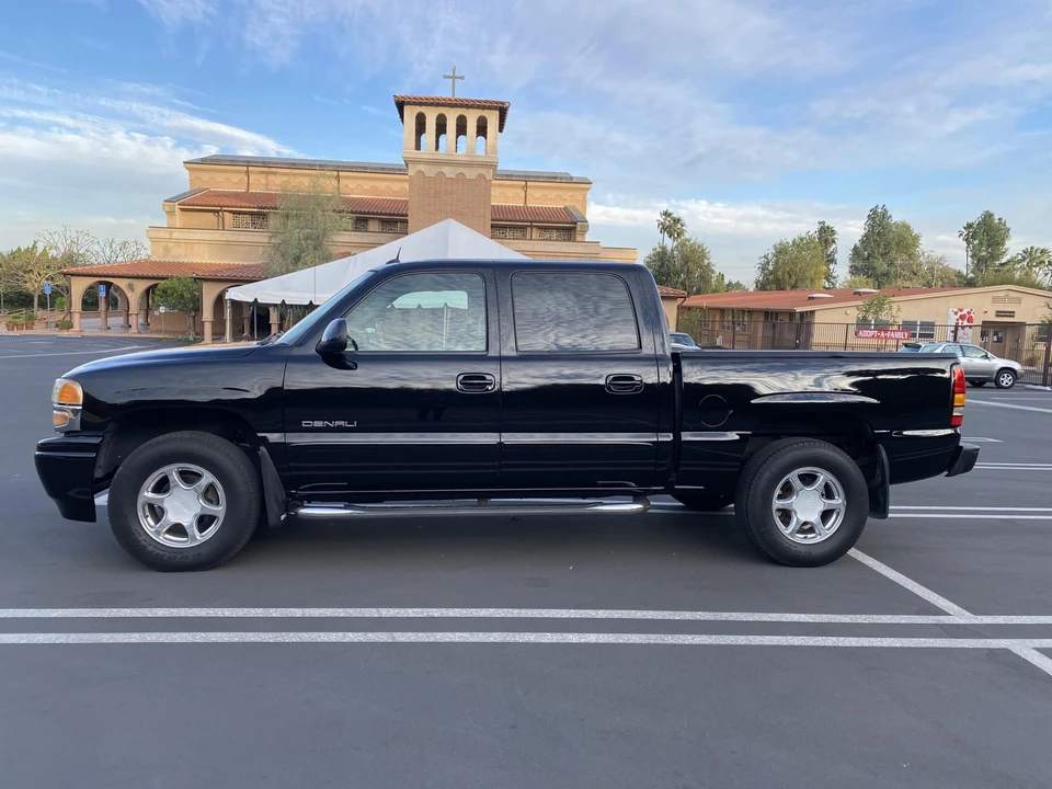 2005 GMC Sierra 2nd Gen - Image 11 of 31