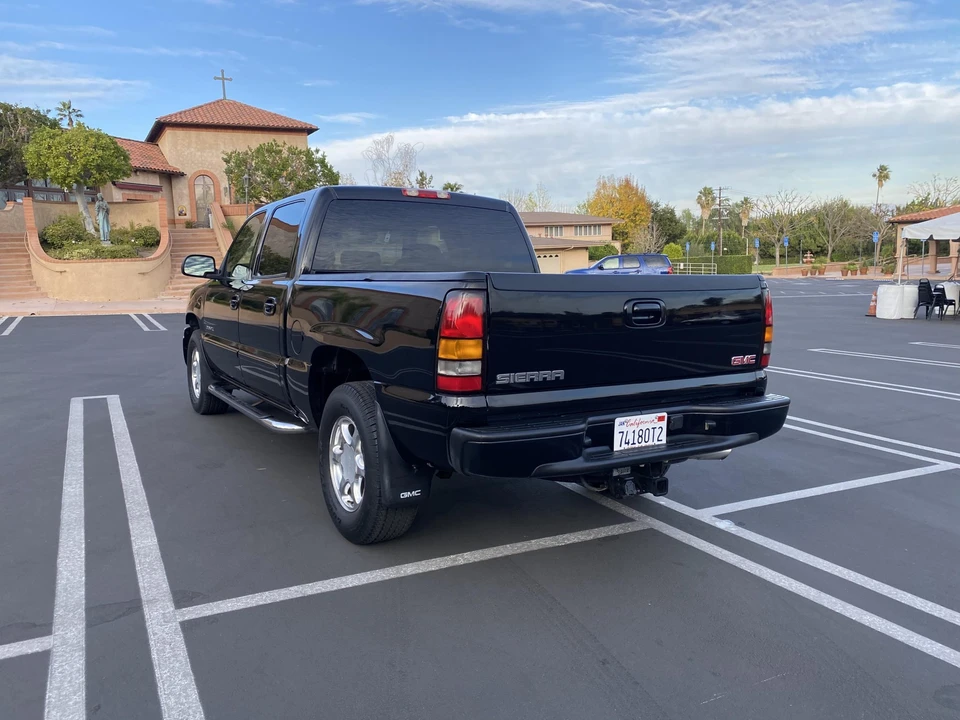 2005 GMC Sierra 2nd Gen - Image 19 of 31