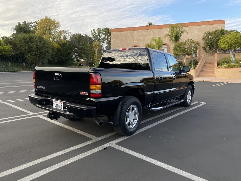 2005 GMC Sierra 2nd Gen - Image 28 of 31